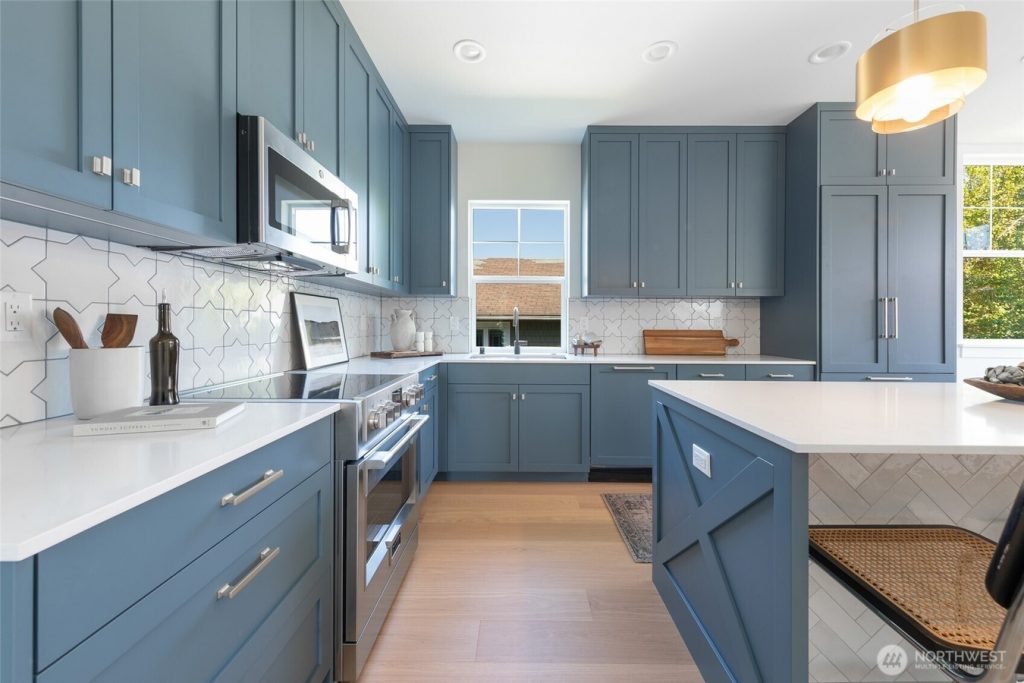 3639-34th-ave-w-seattle-wa-10