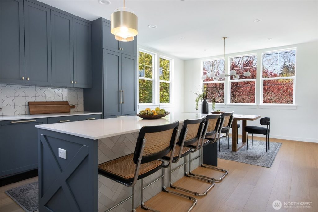 3639-34th-ave-w-seattle-wa-11