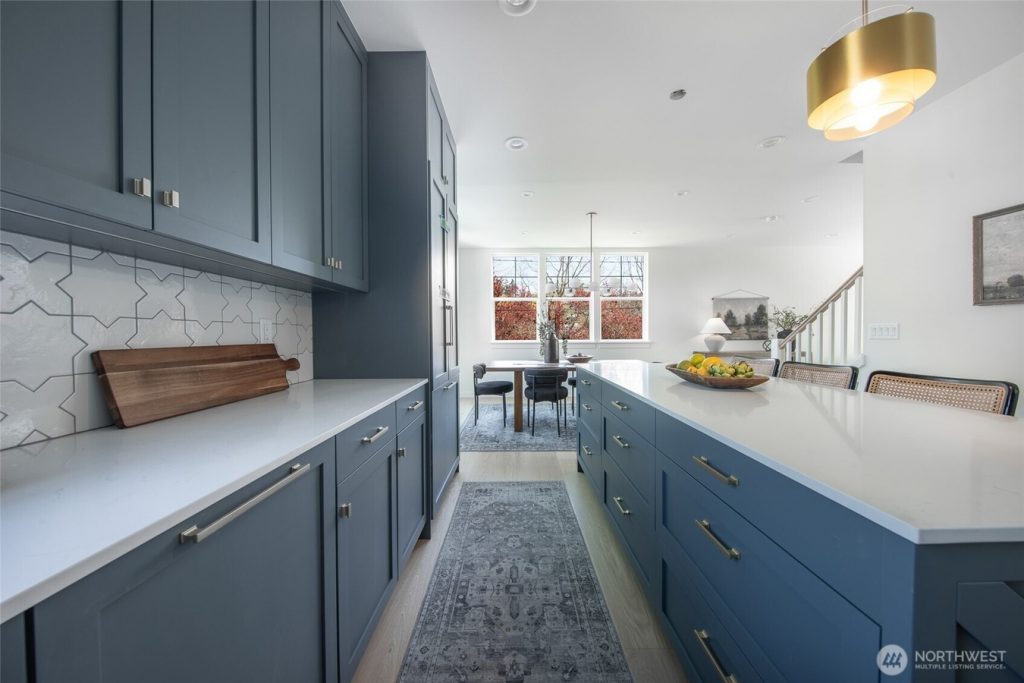 3639-34th-ave-w-seattle-wa-12