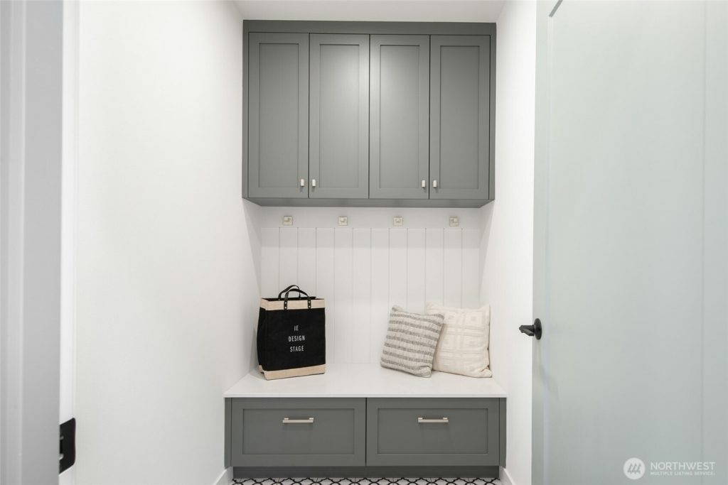 3639-34th-ave-w-seattle-wa-34